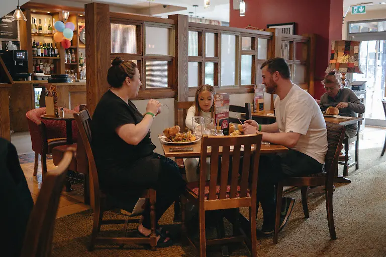 10 - Miss Vogue 10 15 - 75624ccb-40fe-44b1-91de-b654f958ddbc